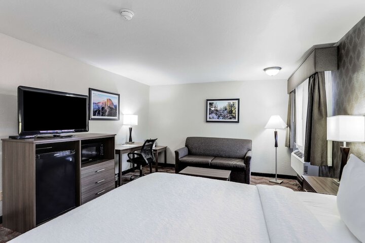Room 35 of 63