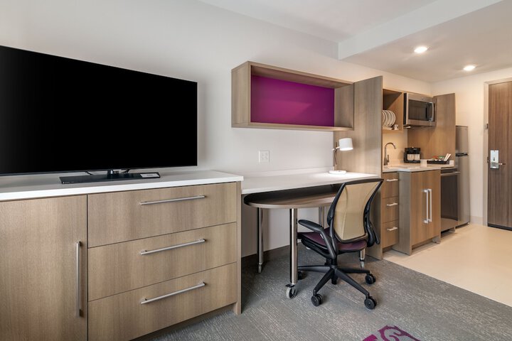 Room 6 of 40