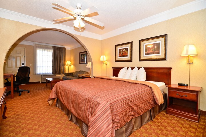 Room 9 of 25