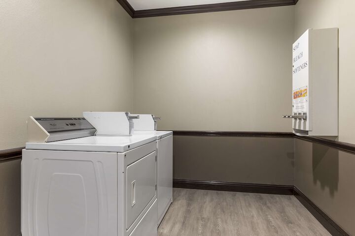 Best Western Plus Duncanville / Dallas