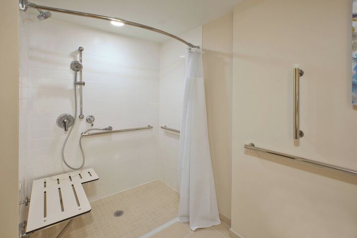 Room 13 of 22