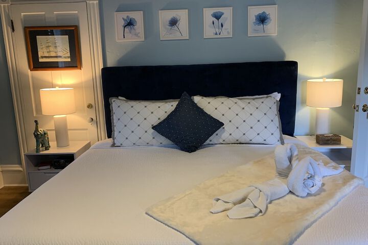 Peace & Plenty Inn Bed & Breakfast