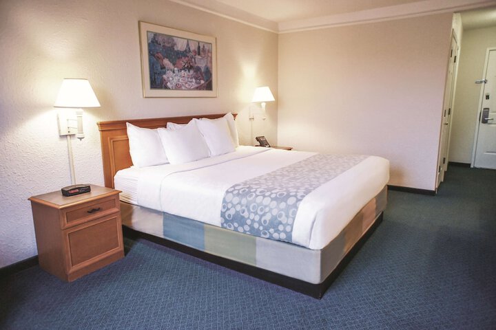 Room 16 of 27