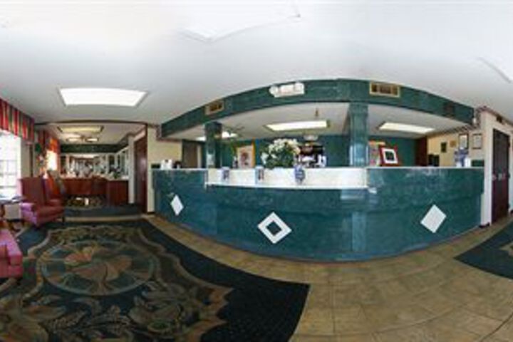 Rodeway Inn & Suites