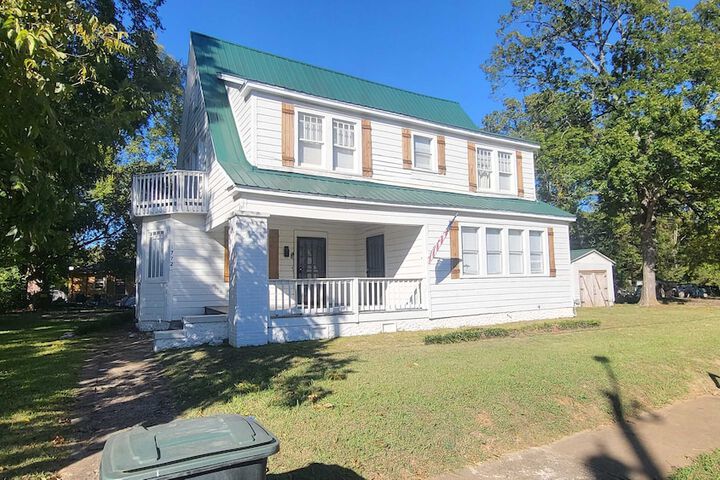 52nd Ensley Chic