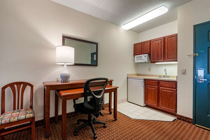 Room 26 of 65