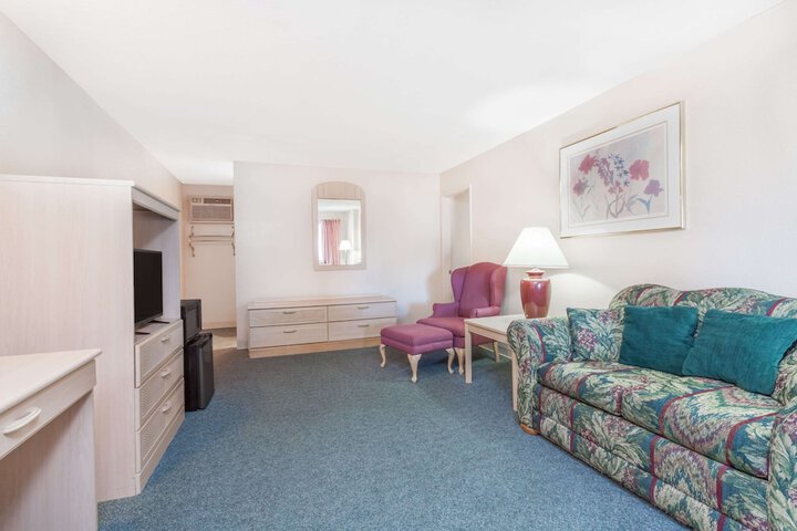 Room 13 of 15