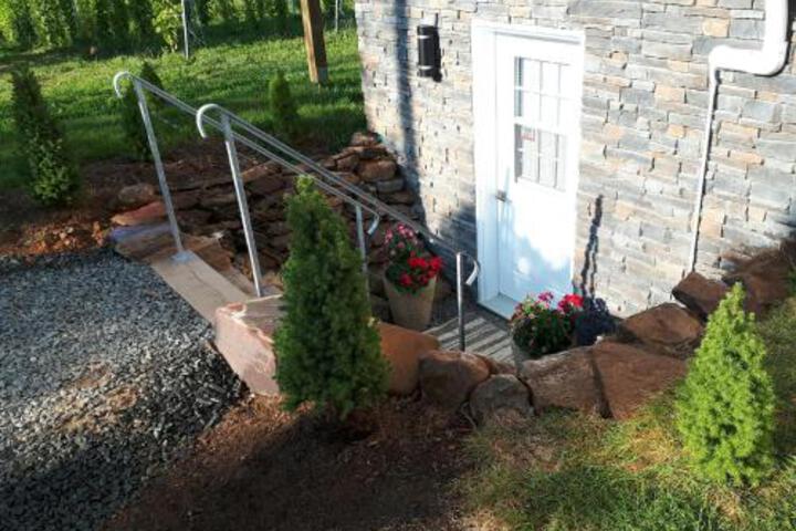 Raven Hill Vineyard