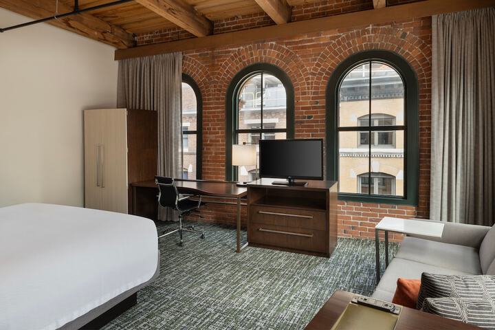 Room 40 of 100