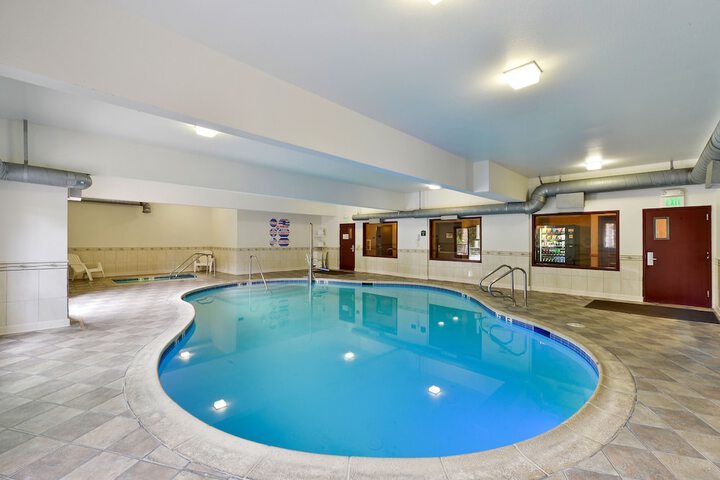 Pool 10 of 52