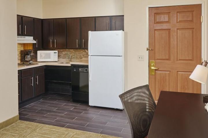 Staybridge Suites Chicago - Glenview by IHG