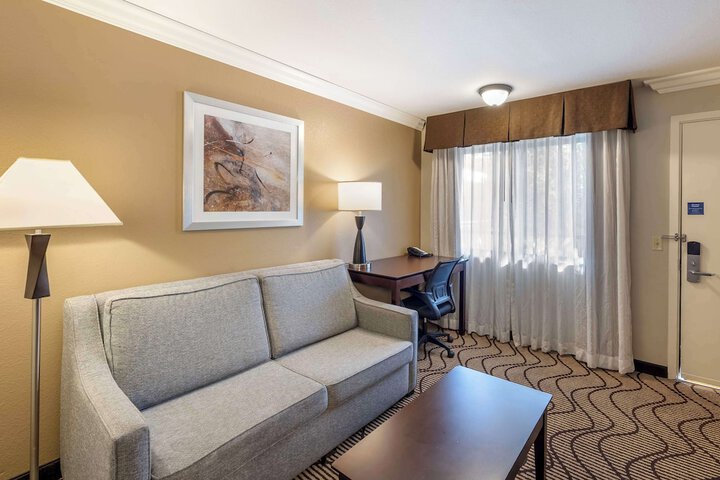 Room 44 of 79