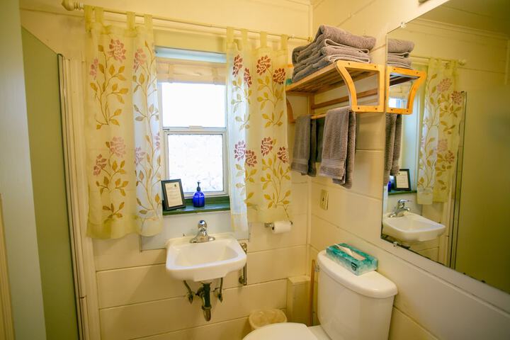 Room 105 of 236