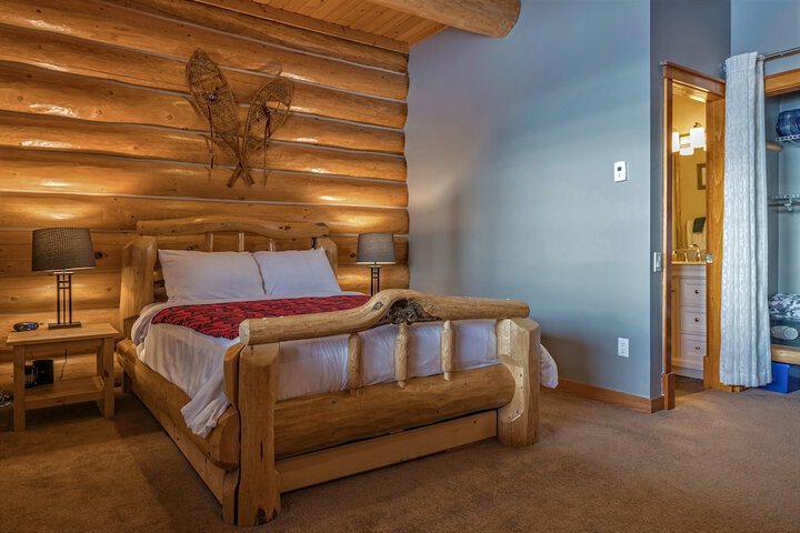 Room 27 of 53