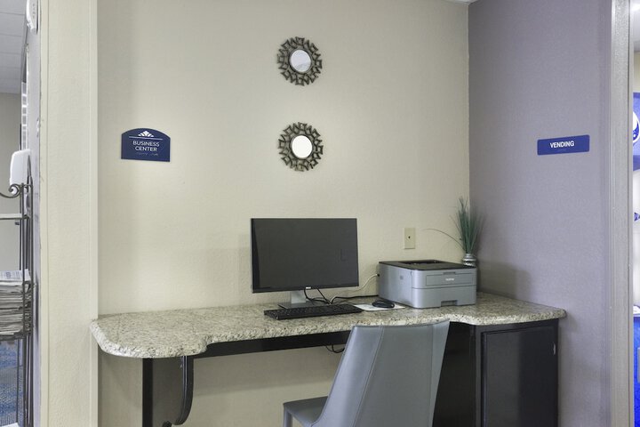 Business Center 20 of 21