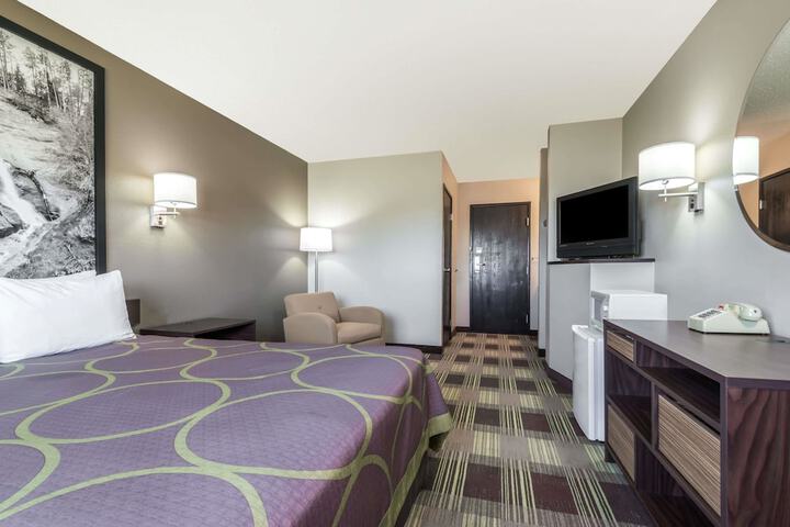 Room 11 of 15