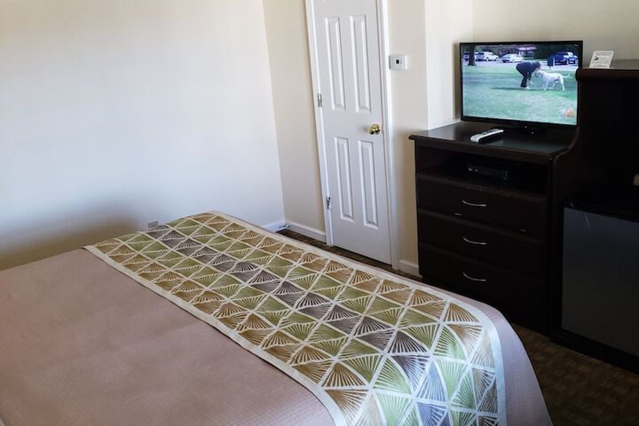 Room 25 of 46