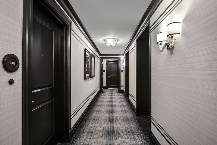Ballroom/Hall 169 of 213