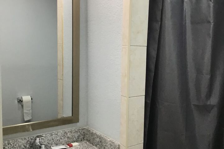 Room 15 of 19
