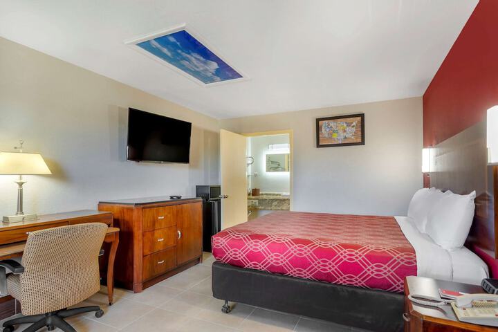 Room 11 of 35