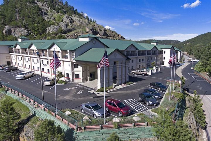 Hotel 5 of 74