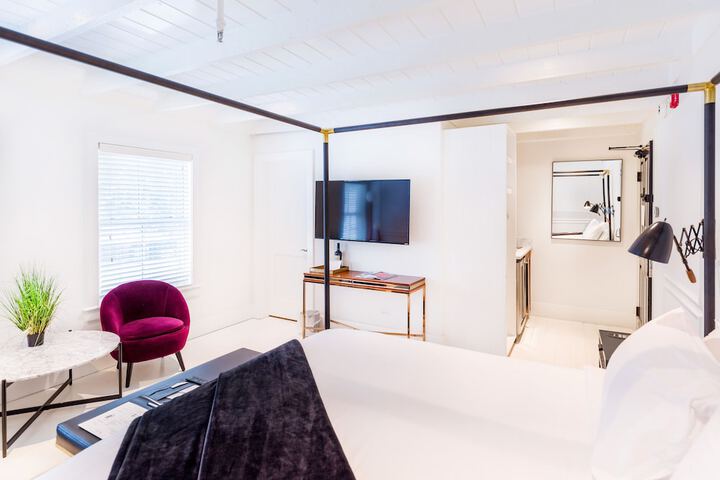 Room 15 of 62