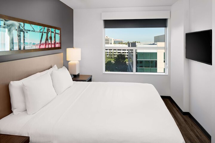 Room 21 of 42