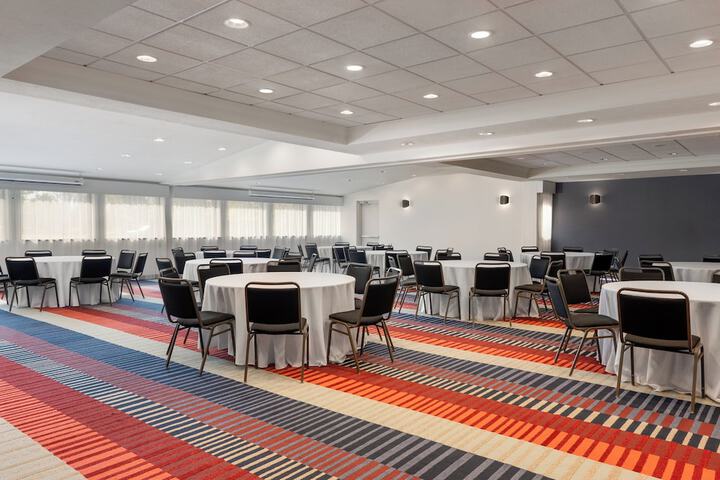 Garner Hotel Wadsworth by IHG