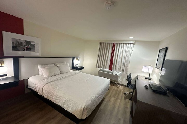 Room 6 of 19