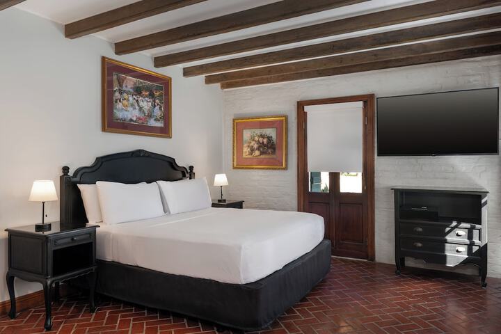 Room 26 of 28