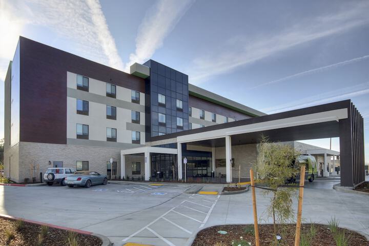 Hotel 6 of 51