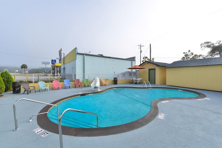 Pool 7 of 11