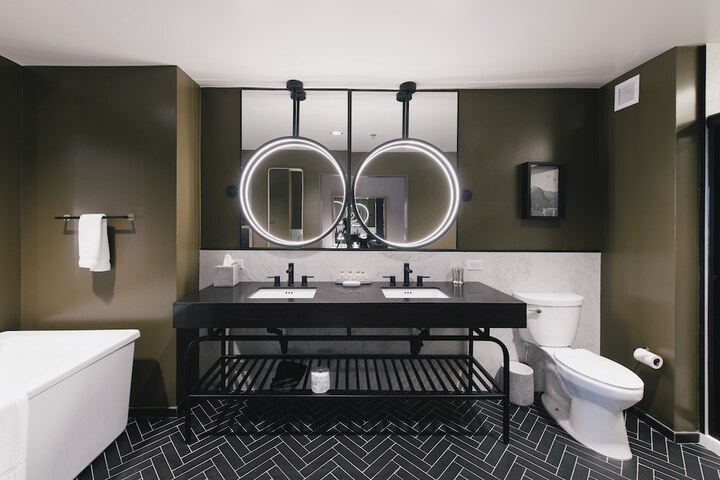 Hotel Indigo Columbus at Riverfront Place by IHG