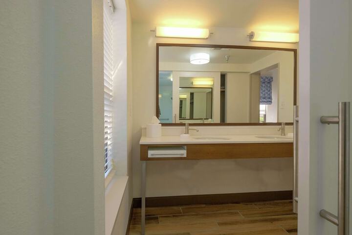 Room 34 of 78