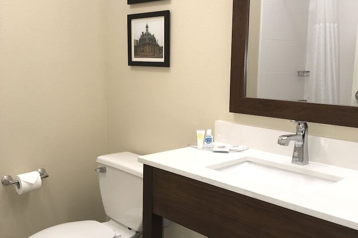 Comfort Suites Clarksville near Governors Square Mall