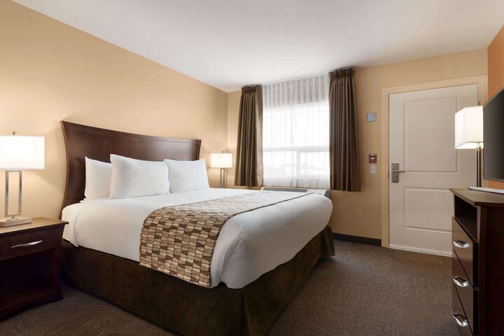 Room 8 of 15