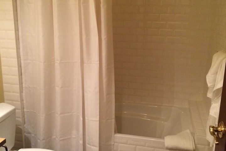 Room 19 of 64