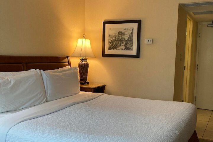Room 132 of 191