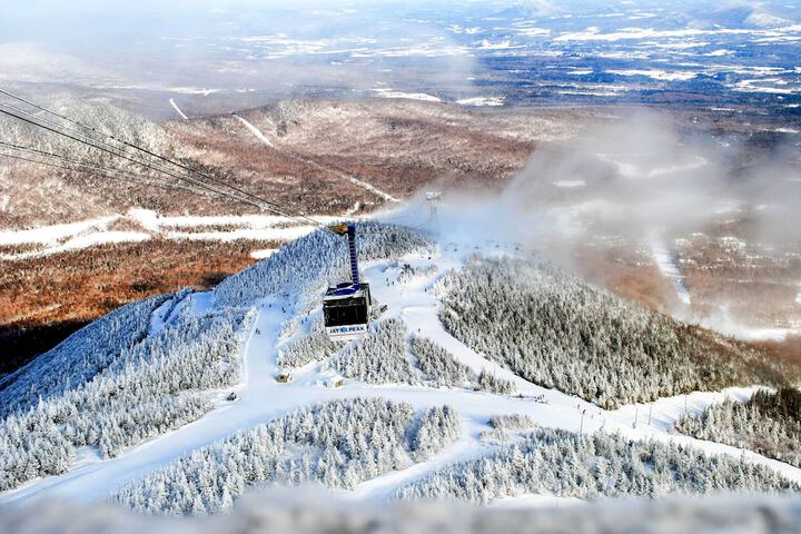 Inviting Ski-in / ski-out Condo at Jay Peak Resort!