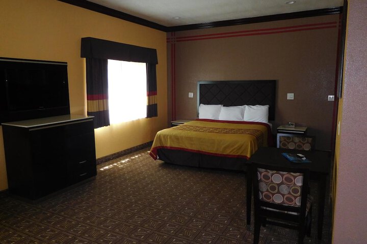 Room 25 of 37