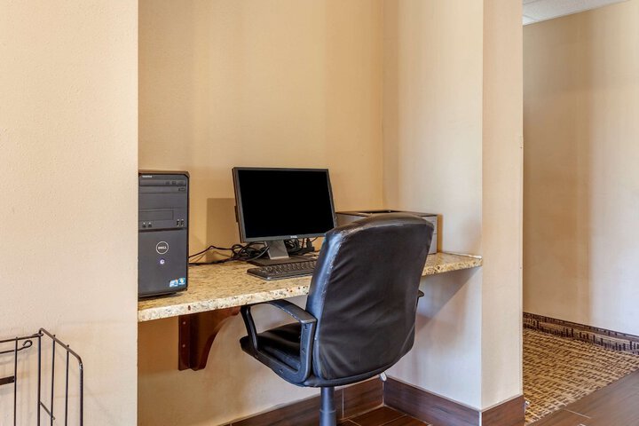 Business Center 35 of 35