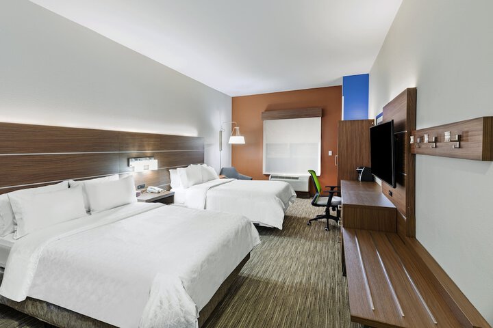 Room 28 of 43