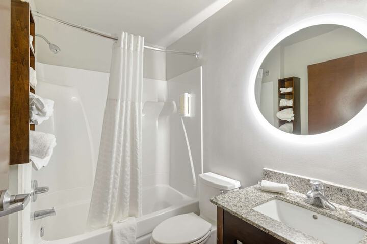 Room 10 of 31