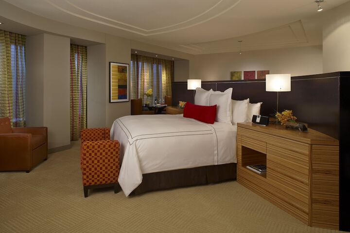 Room 9 of 38