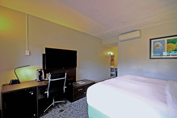 El Sendero Inn an Ascend Collection Hotel