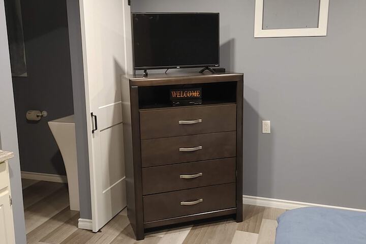 Room 4 of 20