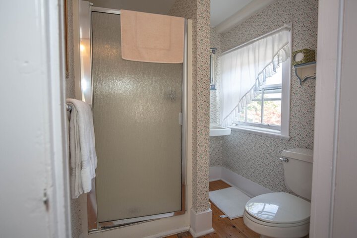Room 43 of 115