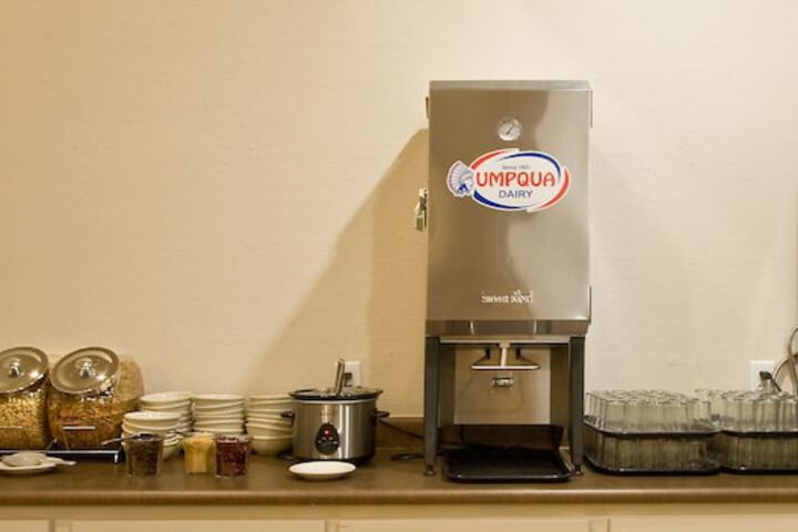 Breakfast/Coffee Service 40 of 58