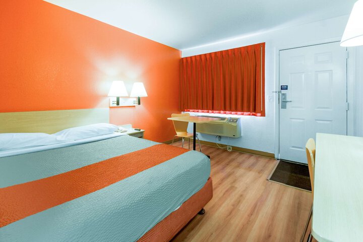 Room 12 of 29