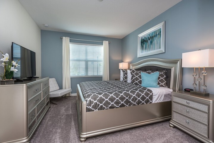 Room 27 of 62